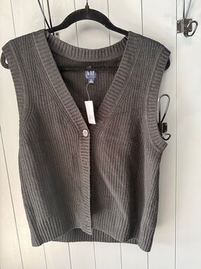 GAP Ribbed Sleeveless Cardigan Vest - Black
